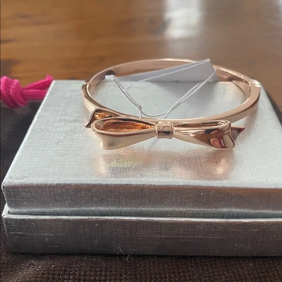 NWT Kate Spade rose gold bow bracelet bangle preppy OS - Picture 2 of 8